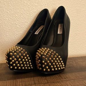 Steve Madden gold studded heels! 🔥🔥🔥